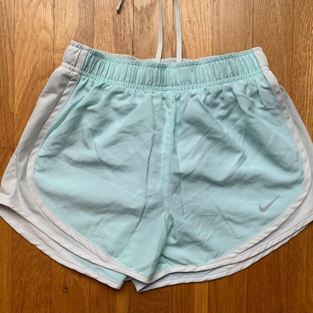 Nike Shorts Women's Small Light Blue / Seafoam Green
